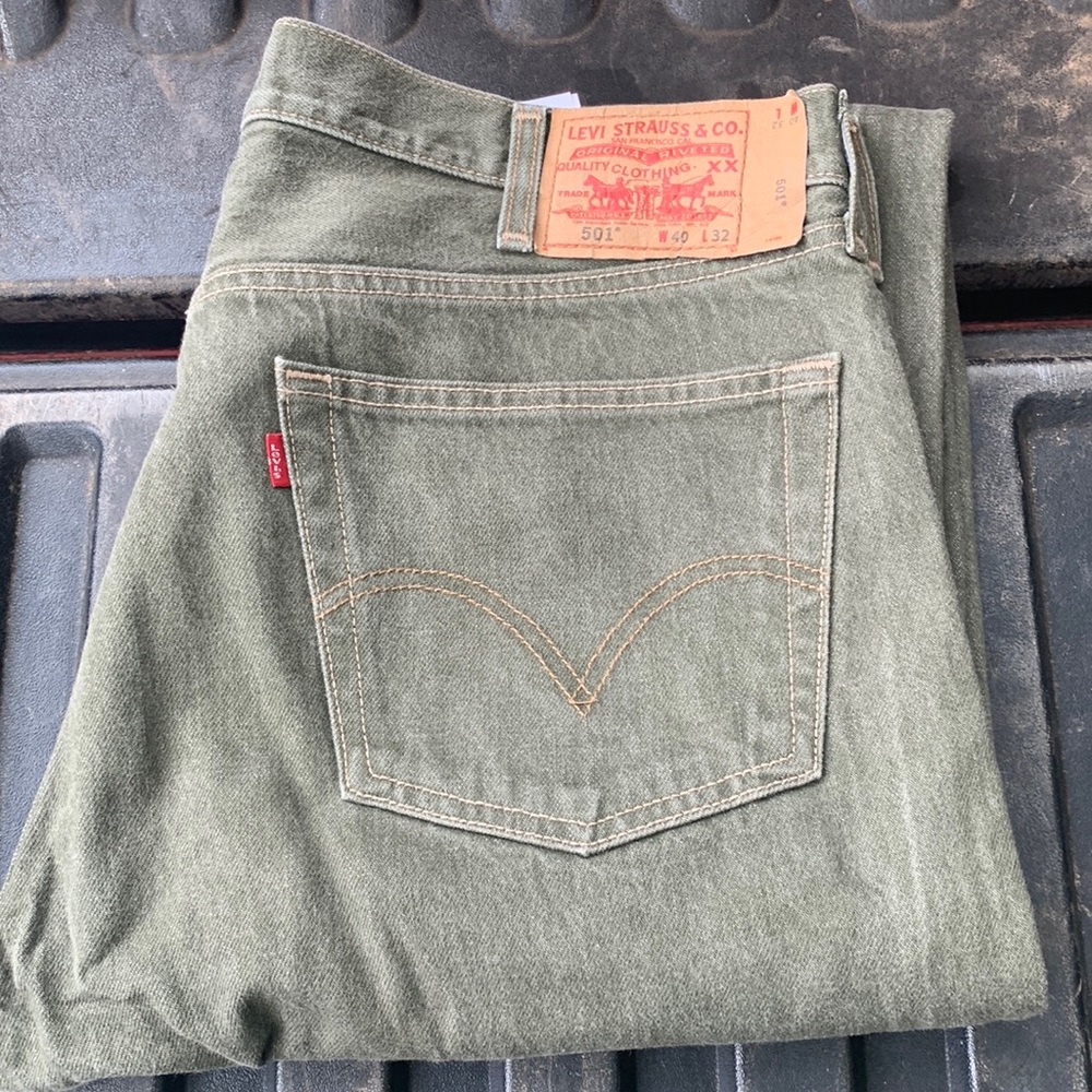 Men Levi Jean size 40x 32 style 501